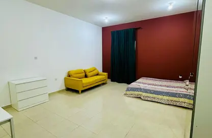 شقة - 1 حمام للايجار في طريق سلوى - العزيزية - الدوحة