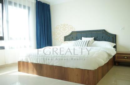 Apartment - 1 - 2 for sale in West Porto Drive - Porto Arabia - The Pearl Island - Doha Apartment - 1 - 2 for sale in West Porto Drive - Porto Arabia - The Pearl Island - Doha
