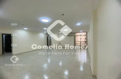 شقة - 2 غرف نوم - 3 حمامات للايجار في شارع النصر - النصر - الدوحة