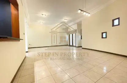 شقة - 3 غرف نوم - 4 حمامات للايجار في شارع المطار القديم - طريق المطار القديم - الدوحة