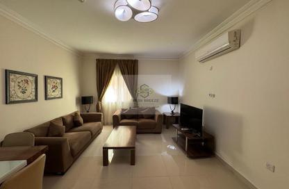 Apartment - 2 Bedrooms - 2 Bathrooms for rent in Umm Ghuwailina 4 - Umm Ghuwailina - Doha