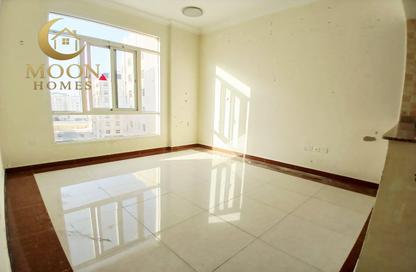 Apartment - 2 Bedrooms - 2 Bathrooms for rent in Al Mansoura - Al Mansoura - Doha