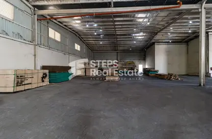 مخزن - استوديو - 6 حمامات للايجار في شارع الصناعية الشرقي - بركة العوامر - الوكرة